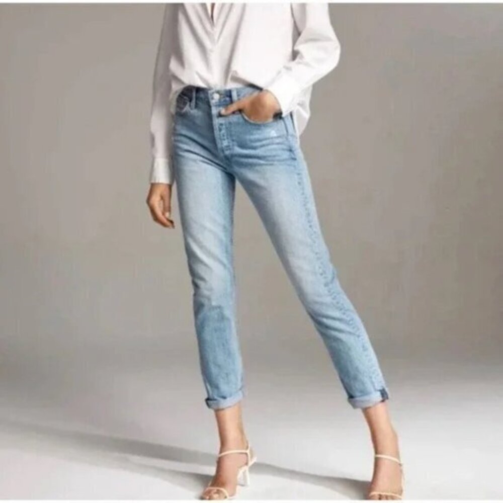 Aritzia Denim Forum Light Wash The Ex Boyfriend Straight Leg Jeans Size 28